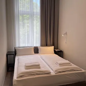 Blue - Minimalist Boutique Gæstehus