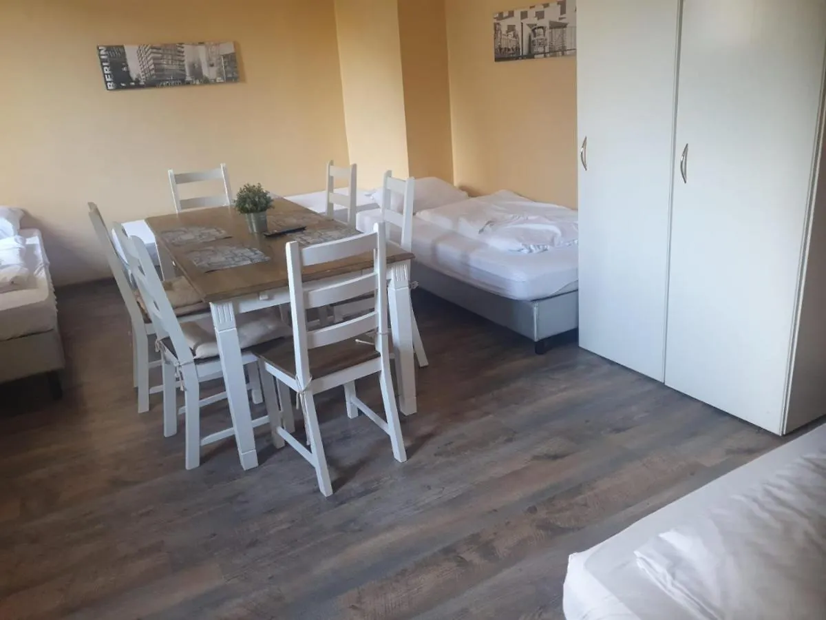 Pension 11 Apartments By Lorenc ベルリン ドイツ